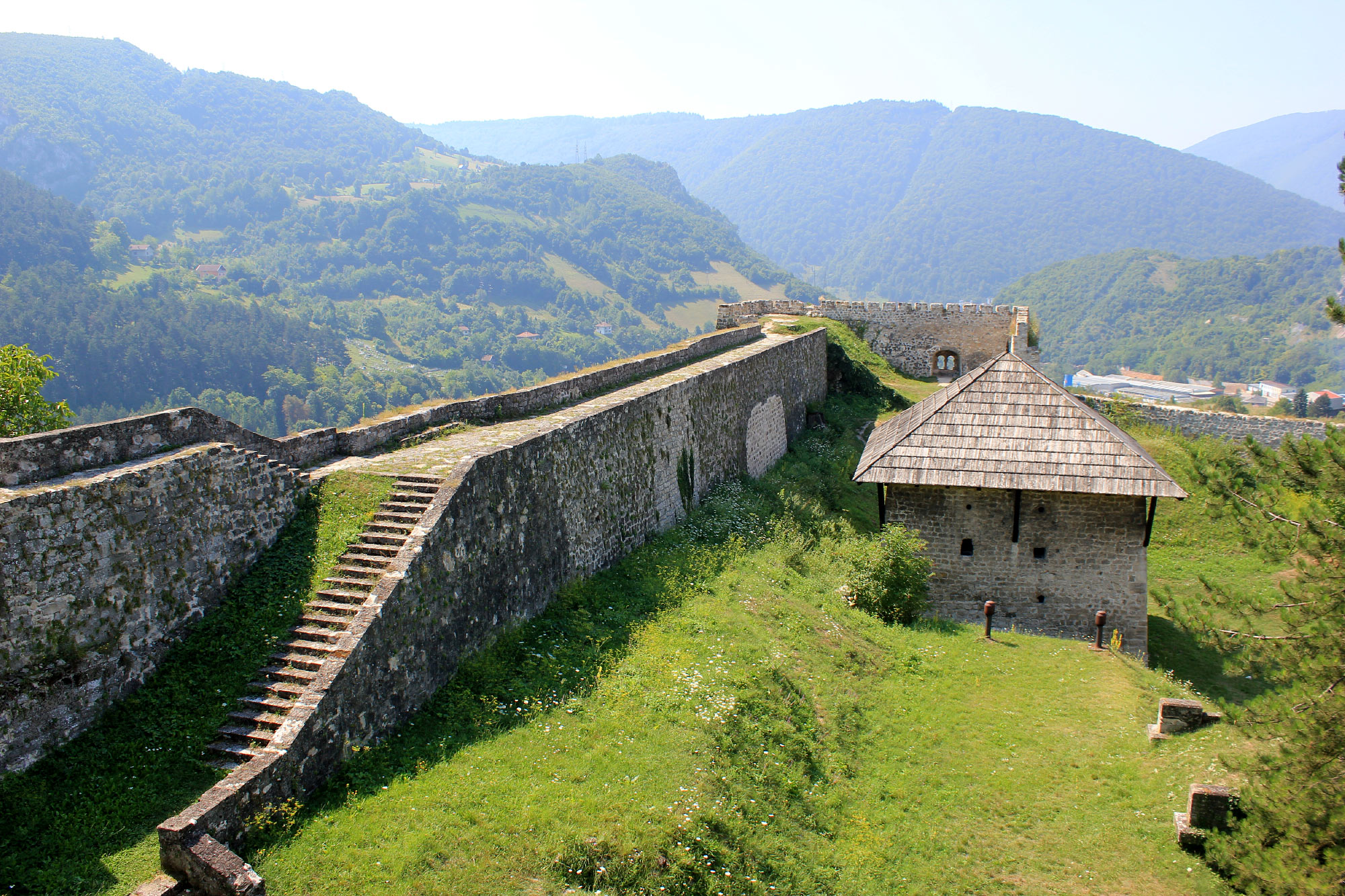 Jajce Fortress (Јајце) (Photo license CC-BY-SA 3.0)